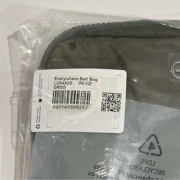 Lululemon Everywhere Belt Bag 1L Grey Sage - Picture 8 of 10